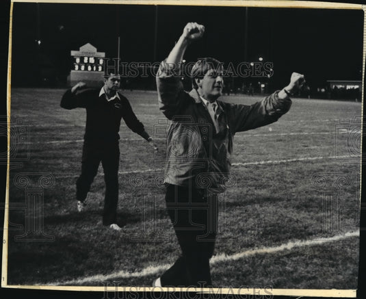 1977 Press Photo Whitefish Bay High School - Bob Albrightson, Bob Sorgent- Historic Images