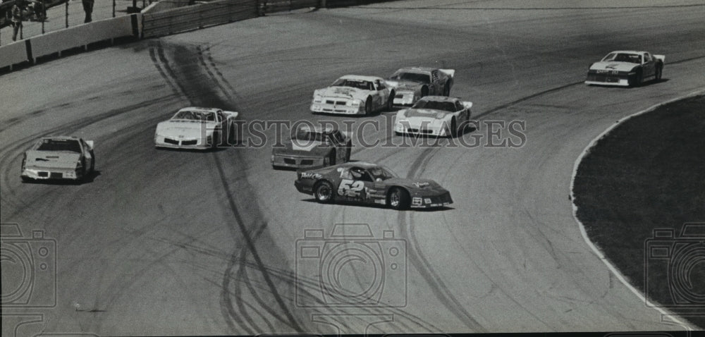 1982 Press Photo Miller 200 Race - Butch Miller&#39;s Car Spins Out, Wisconsin- Historic Images