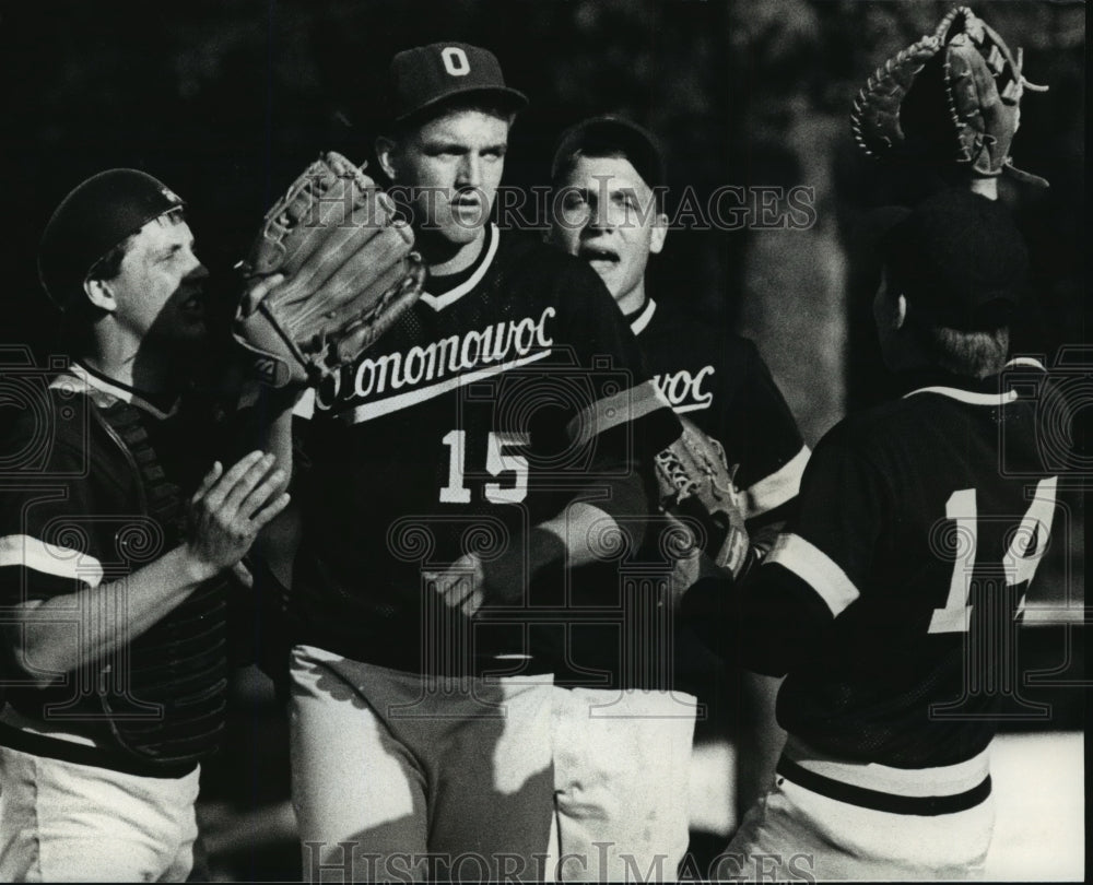 1991 Press Photo Oconomowoc High School - Greg Hackbart and Baseball Team- Historic Images