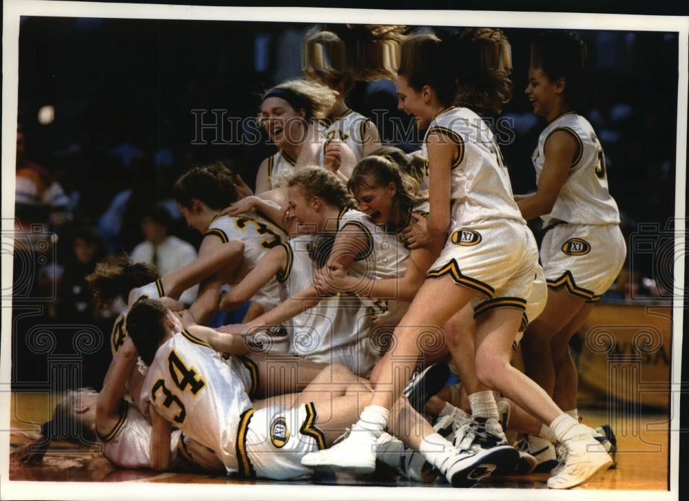 1993 Press Photo Pius XI High School - Girls Basketball Team, Championship- Historic Images