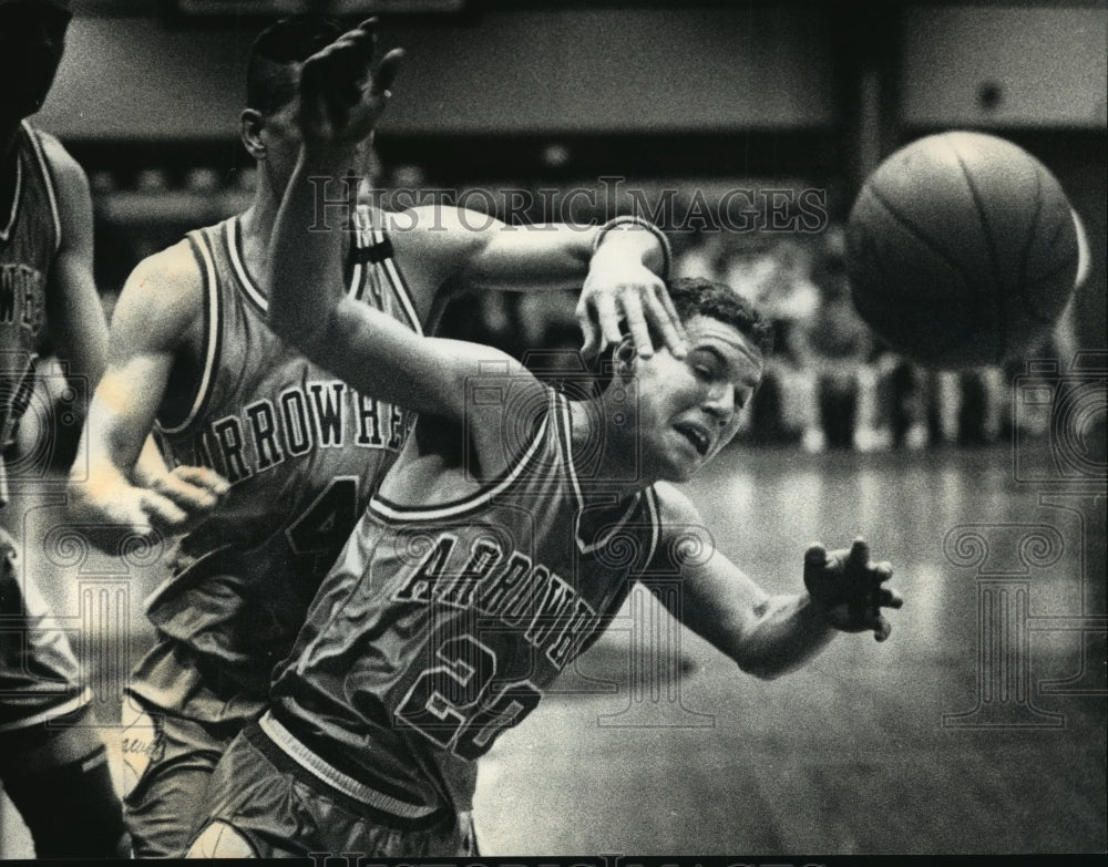 1992 Press Photo Arrowhead High School - Jim Secretarski, Basketball Teammates- Historic Images