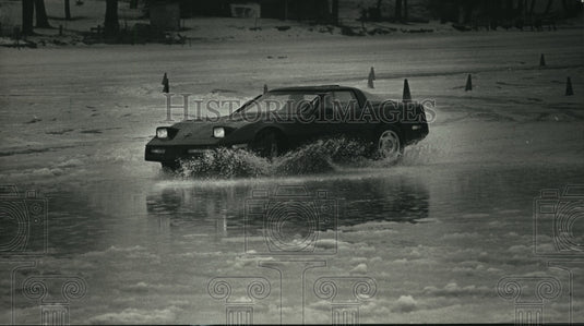 1988 Press Photo Race Car on Muskego Lake, Waukesha County, Wisconsin- Historic Images