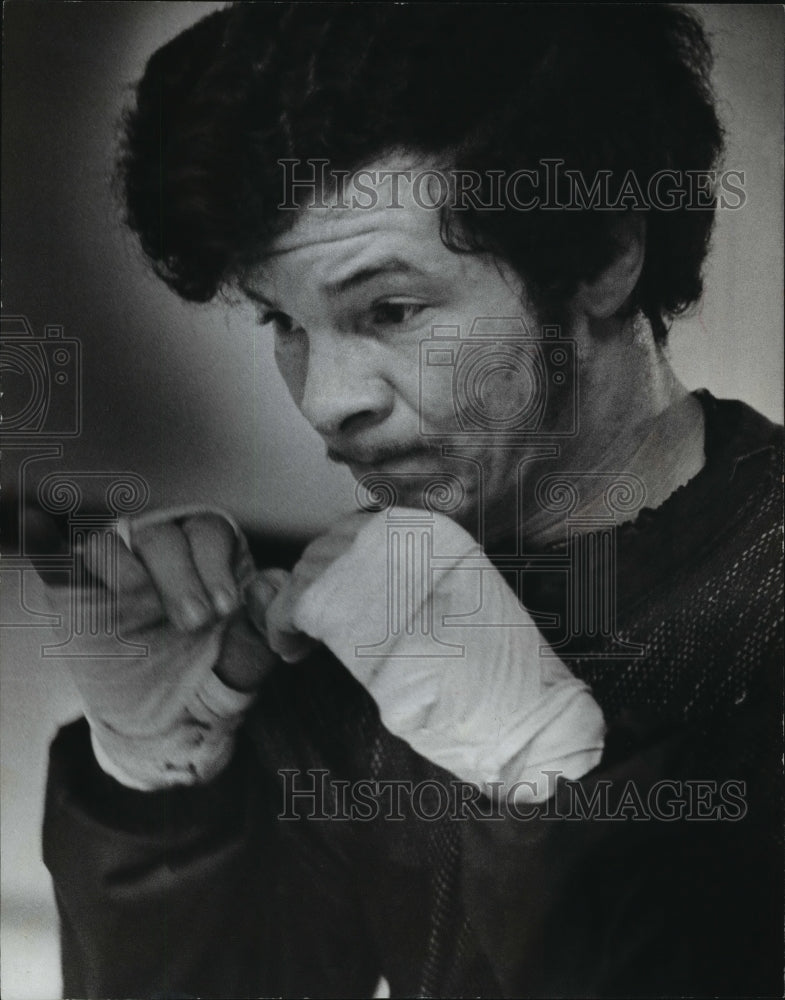 1976 Press Photo Israel Acosta, Amateur Boxer of the Year, Wisconsin - mjt01408- Historic Images