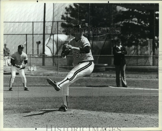 Press Photo Cal Eldred, Brewers pitcher winds up on the mound. - mjt01492- Historic Images