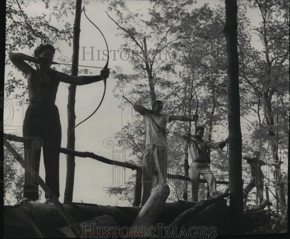 1953 Press Photo Sherwood Forest Bowmen Club - Archery Jubilee Archers- Historic Images