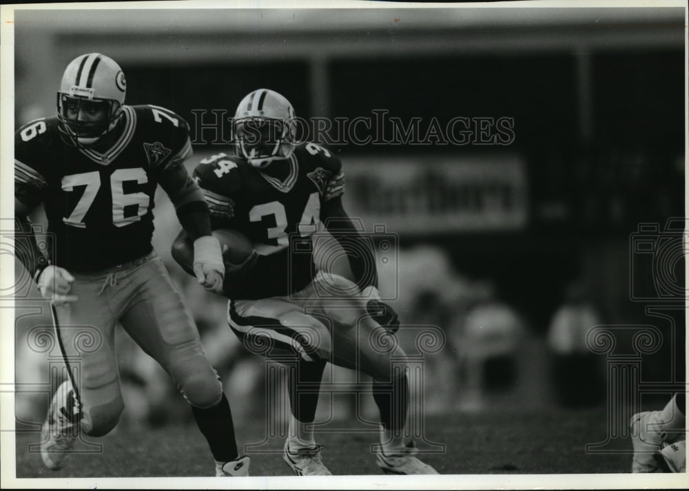 1993 Press Photo Green Bay Packers football running back Edgar Bennett in action- Historic Images