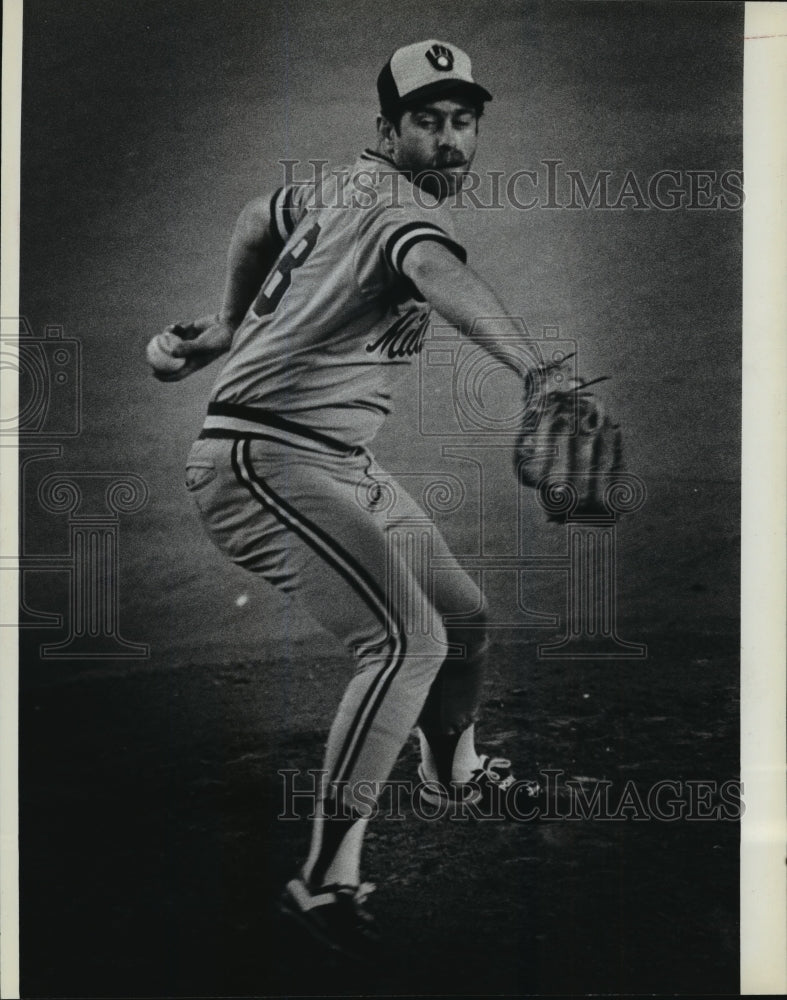 1982 Press Photo Milwaukee Brewers Mike Caldwell in World Series baseball action- Historic Images