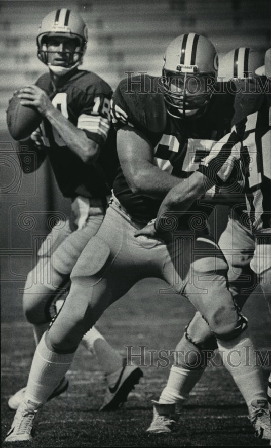 1985 Press Photo Green Bay Packers football QB