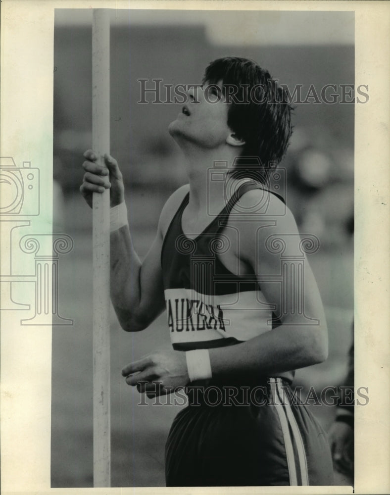 1984 Press Photo Waukesha North track &amp; field pole vaulter, Todd Verbick- Historic Images