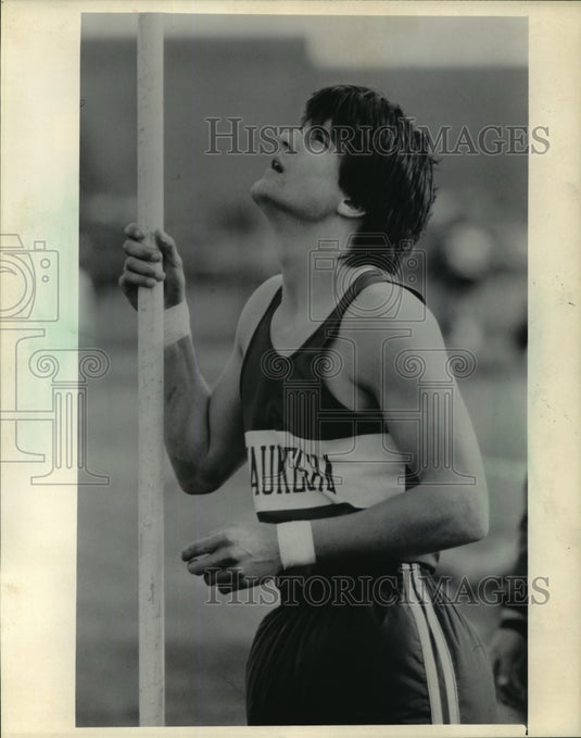 1984 Press Photo Waukesha North track & field pole vaulter, Todd Verbick- Historic Images