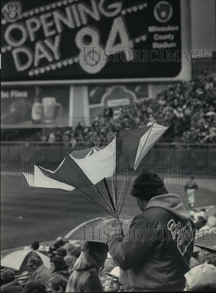 1984 Press Photo A fan during the Milwaukee Brewers Opening Day game - mjt02461- Historic Images