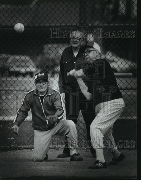 1983 Press Photo Sixty-Plus Senior Men's Softball League At Burnham Diamond- Historic Images