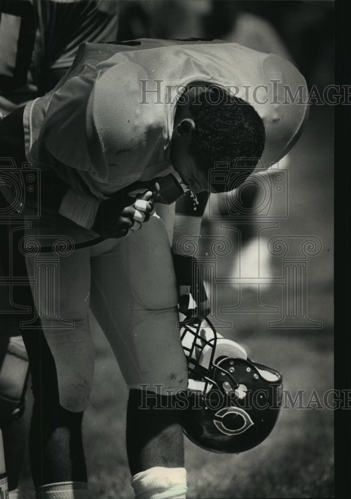 1988 Press Photo Chicago Bears&#39; Football Player Lew Barnes At Platteville Camp- Historic Images