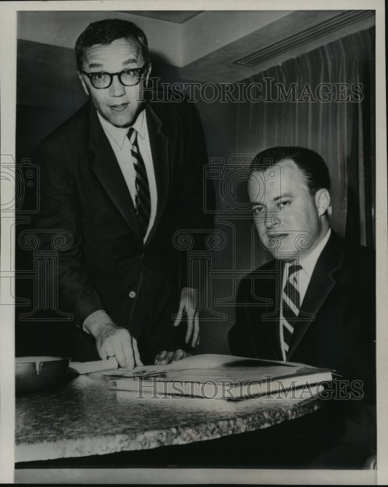 1965 Press Photo Braves Baseball Team Chairman Bartholomay And Attorney Hodgson- Historic Images