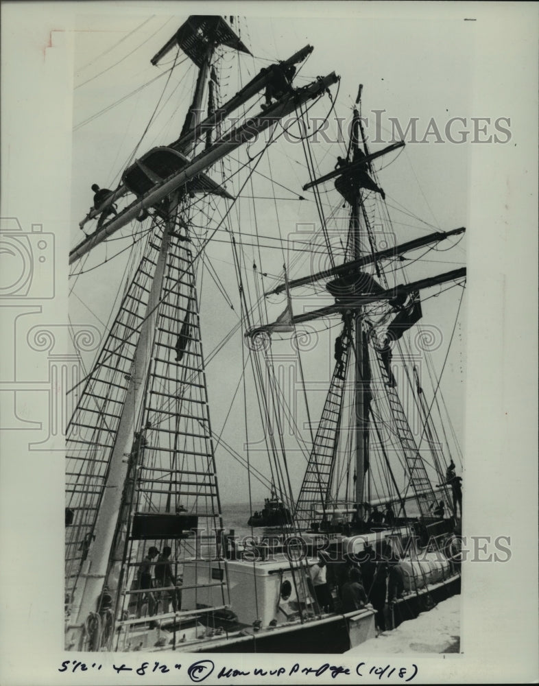 1982 Press Photo Royalist crew at work during Cutty Sark Tall Ships Race- Historic Images