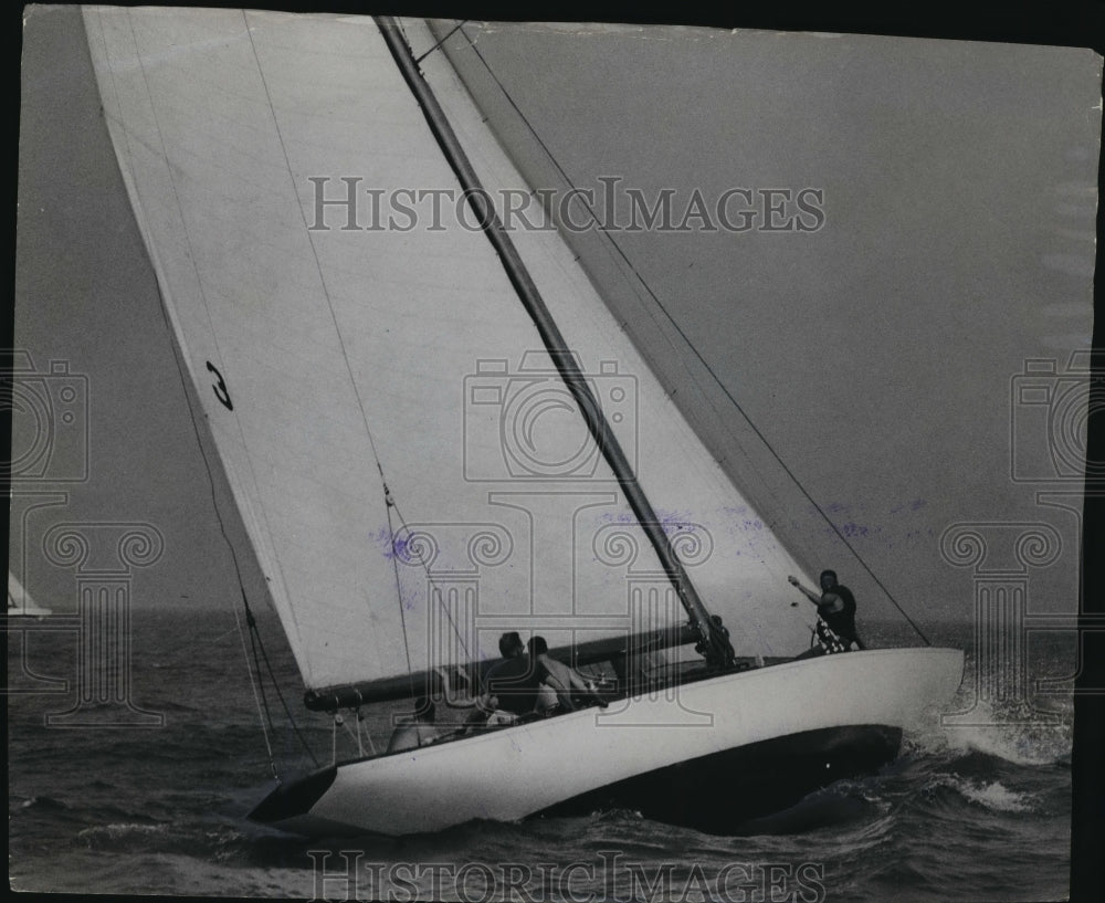 1955 Press Photo Karl Ebert&#39;s boat, Hope, during South Shore Yacht club race- Historic Images