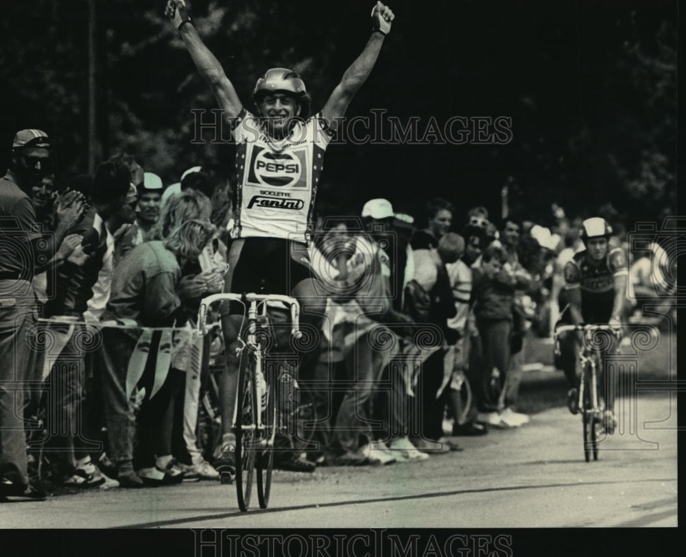 1987 Press Photo Bicycle racer Roberto Gaggiolo at Kiekhaefer Aeromaine Race- Historic Images