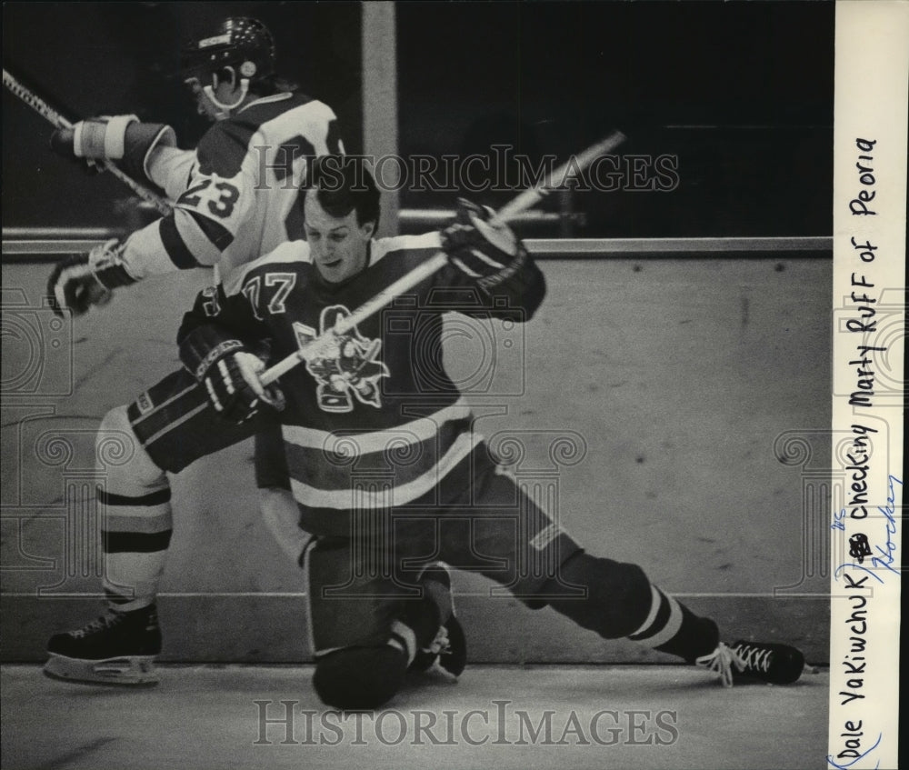 1986 Press Photo Wisconsin hockey player, Dale Yakiwcuk, in action - mjt03010- Historic Images