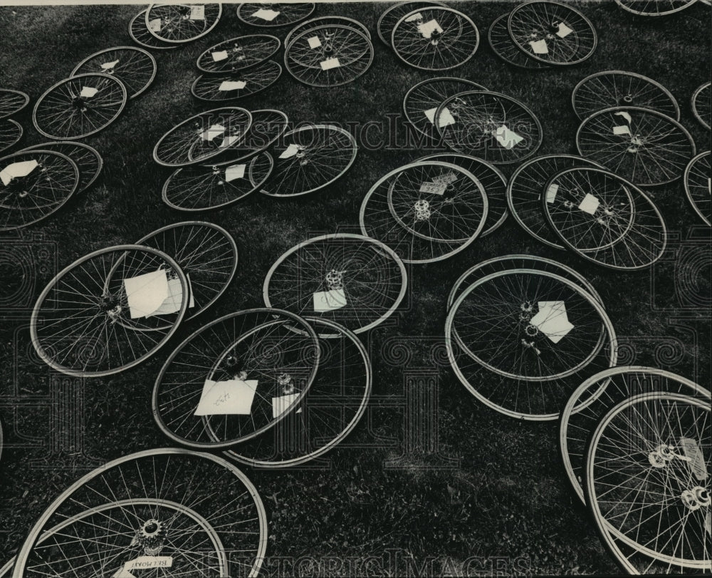 1986 Press Photo Bicycle wheels stored at registration area for Holy Hill race- Historic Images