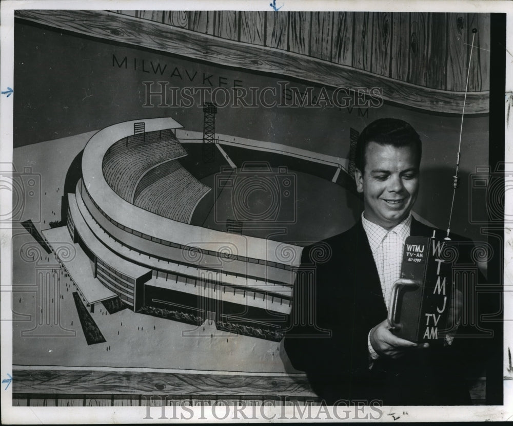 1958 Press Photo Blaine Walsh, sportscaster for WTMJ-TV - mjt03251- Historic Images