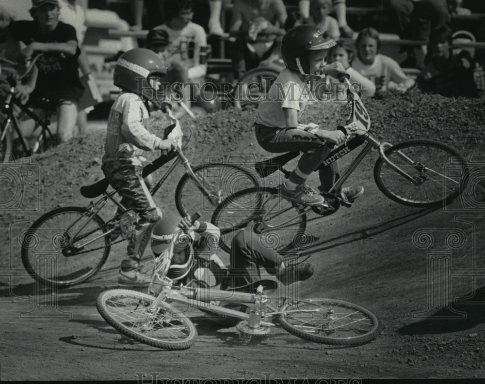 1983 Press Photo Fallen rider in BMX race at the Ranch in Menomonee Falls- Historic Images