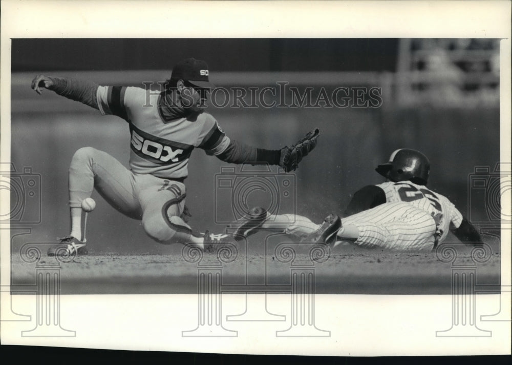 1985 Press Photo Brewer's Loman And Chicago's Cruz On Opening Day Of Baseball- Historic Images