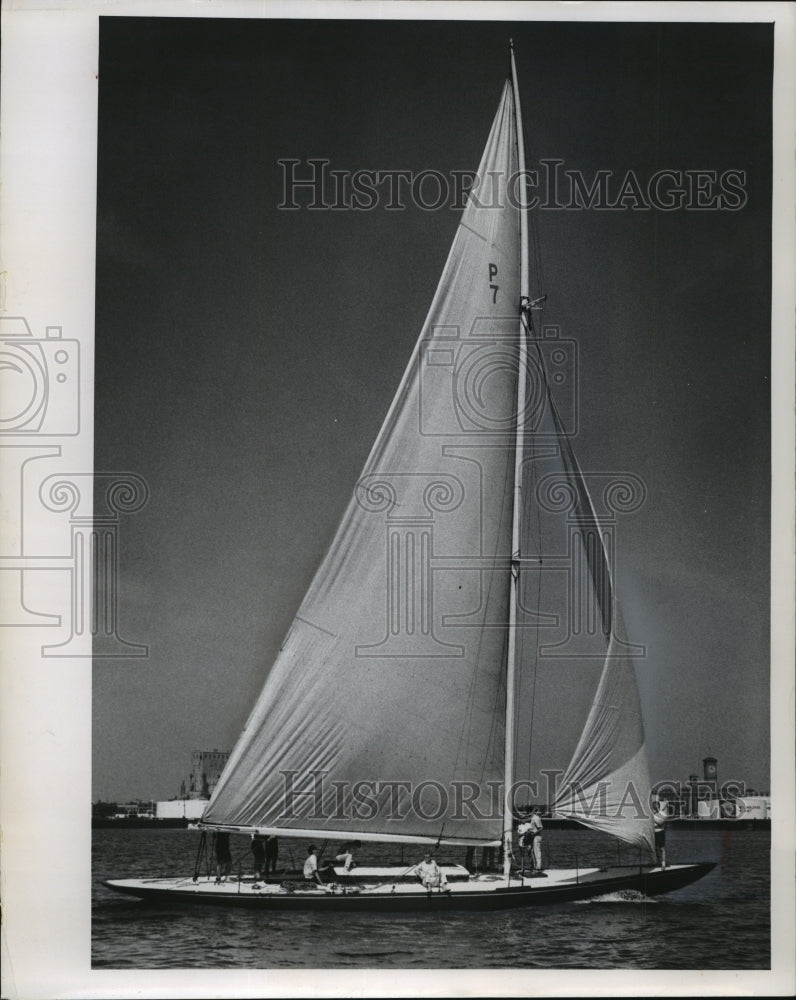 1964 Press Photo The sailboat, The &quot;Vagabond&quot; and its crew - mjt03588- Historic Images