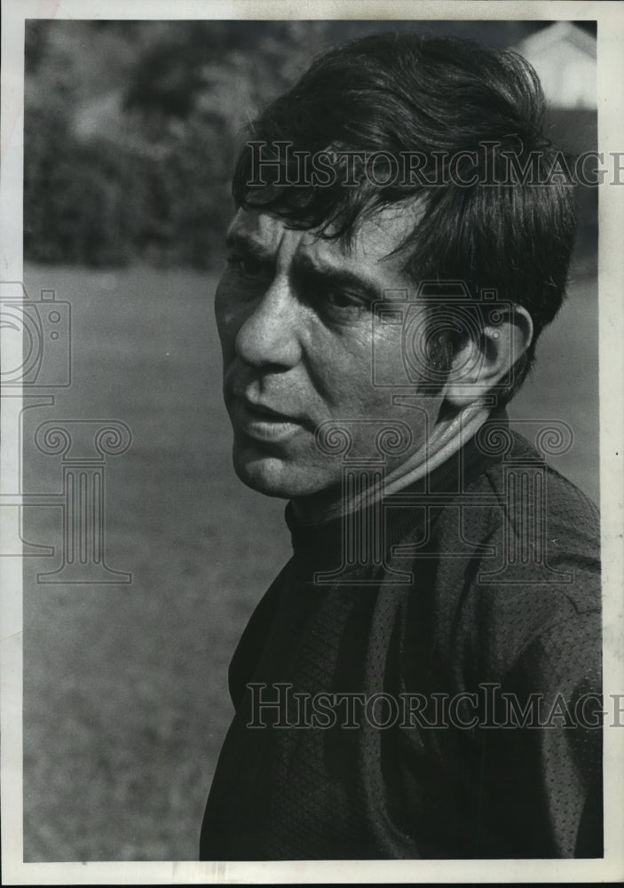 1971 Press Photo Joe Blanco, football coach at Waukesha Memorial High School- Historic Images