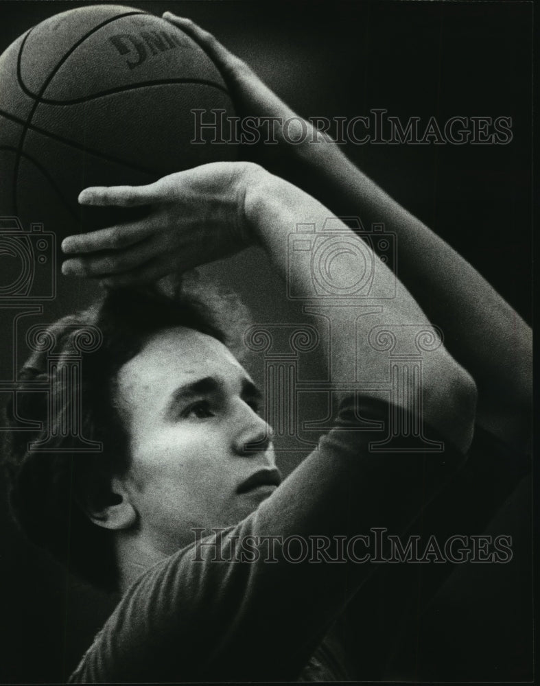 1979 Press Photo Dave Weber returned to play basketball in Milwaukee - mjt03683- Historic Images