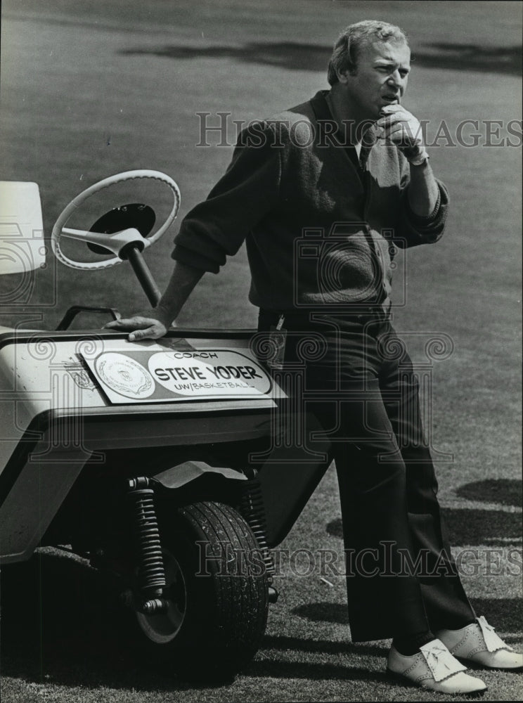 1982 Press Photo Wisconsin Basketball Steve Yoder At Lombardi Golf Classic- Historic Images