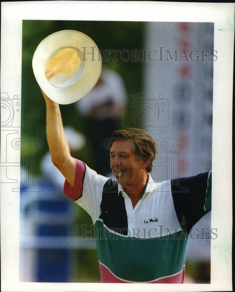 1992 Press Photo Golfer Larry Laoretti With His Cigar After Winning Tournament- Historic Images