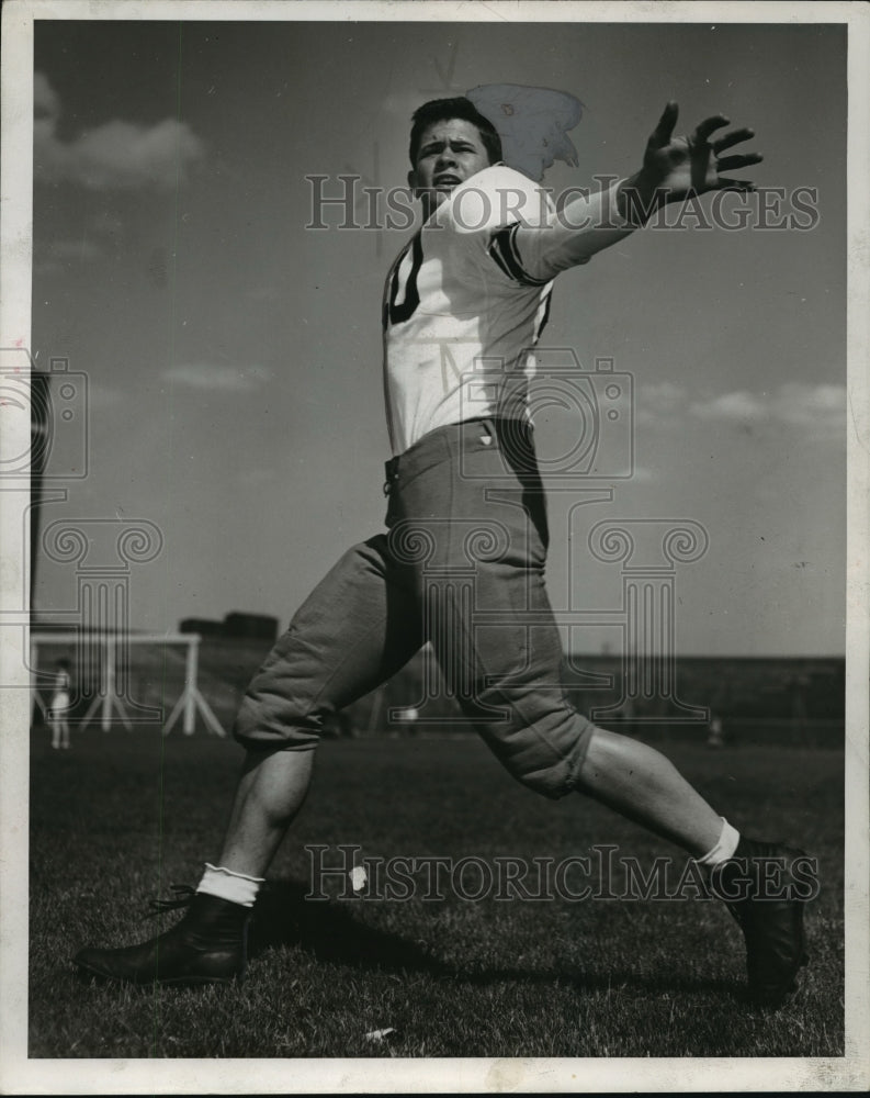 1951 Press Photo University of Minnesota football left halfback, Paul Giel- Historic Images