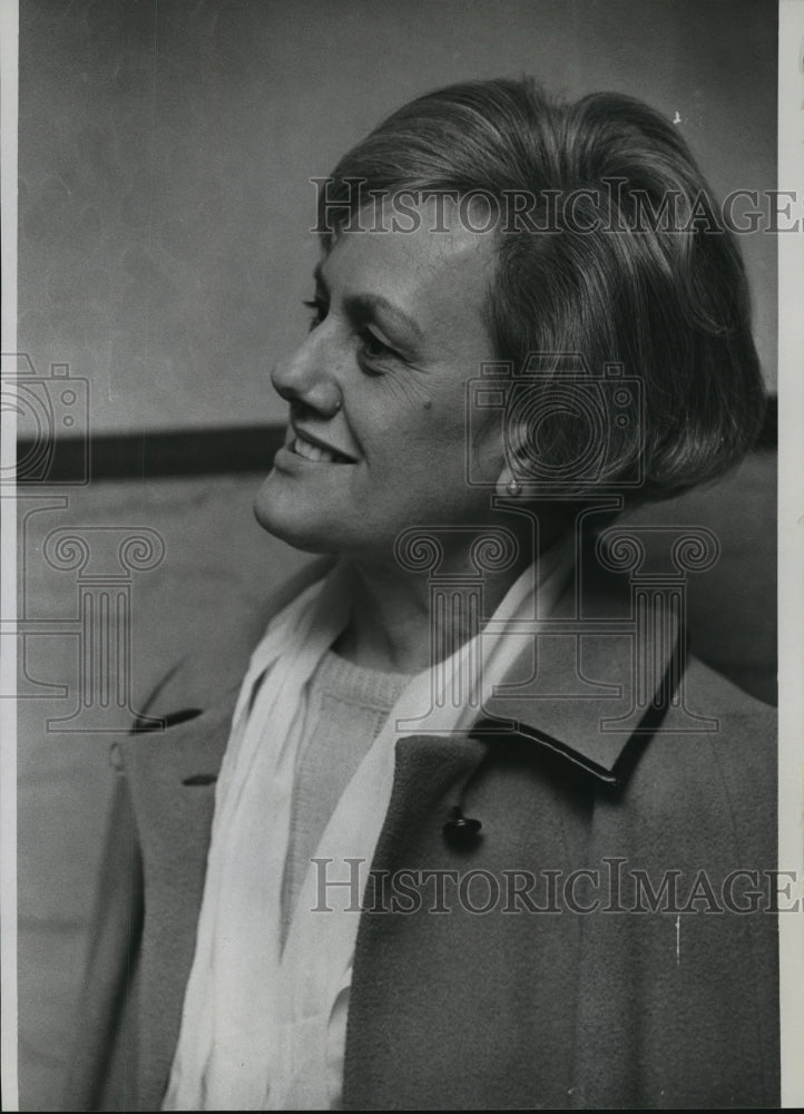 1969 Press Photo Mrs. Hubert Klapperich from Mequon, Wisconsin. - mjt04107- Historic Images