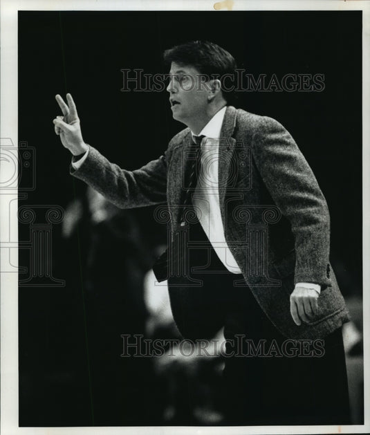 1994 Press Photo Univ of Wisconsin Milwaukee basketball coach Steve Antrim- Historic Images