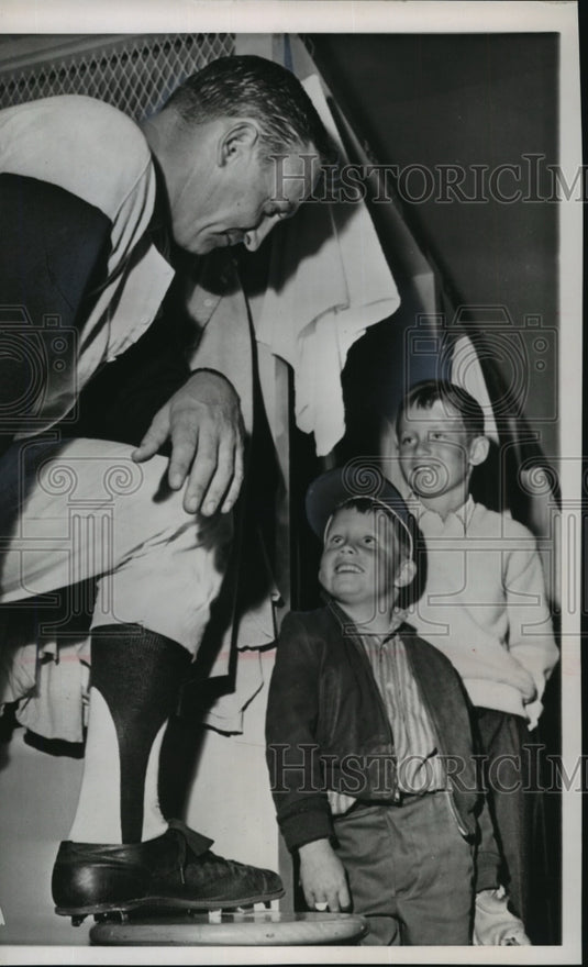 1962 Press Photo Giants baseball's Ed Bailey with his sons, Joe and Jeff- Historic Images
