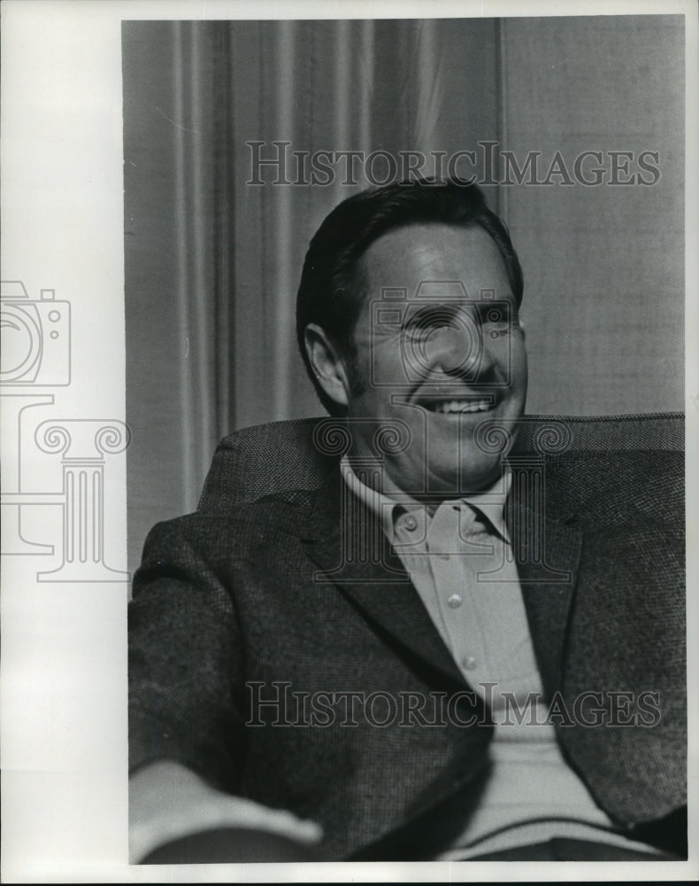 1972 Press Photo A happy Del Crandall in a knit shirt and sport coat.- Historic Images