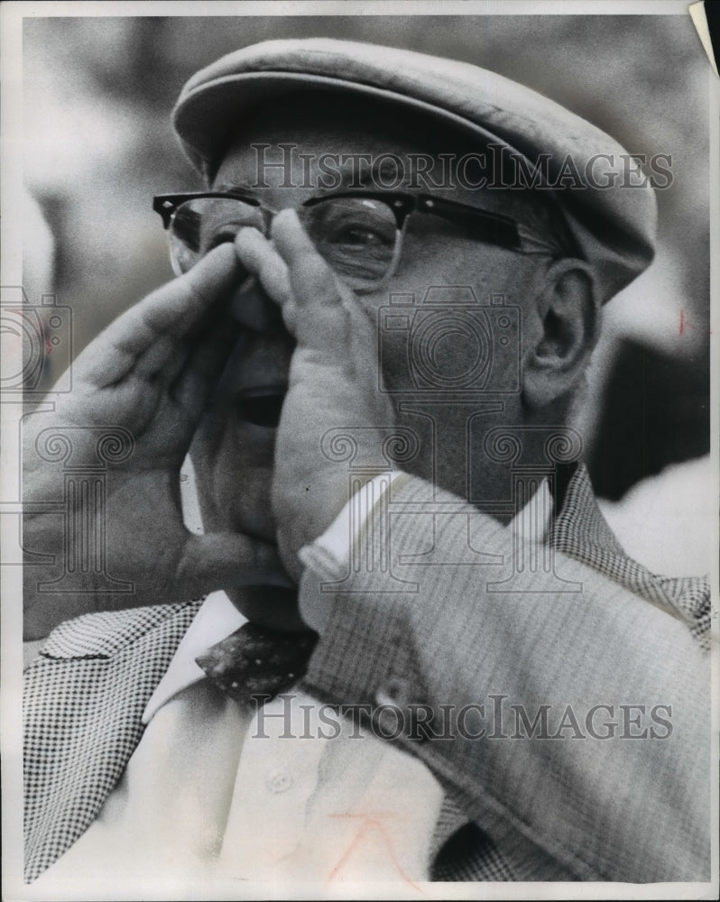 1958 Press Photo Milwaukee Braves baseball fan, A.E. Harris - mjt04785- Historic Images