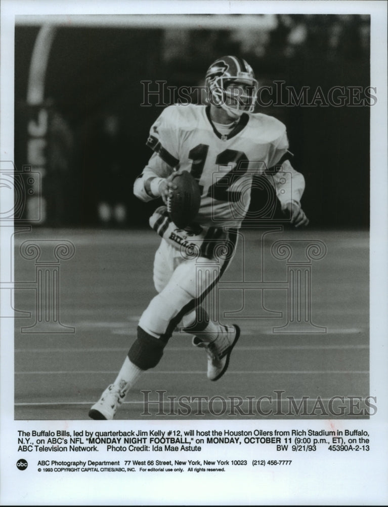 1993 Press Photo Buffalo Bills quarterback Jim Kelly sprinting with the football- Historic Images