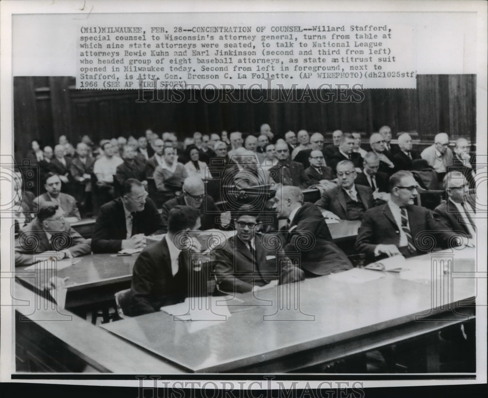 1966 Press Photo Wisconsin&#39;s antitrust suit against National League fills room.- Historic Images