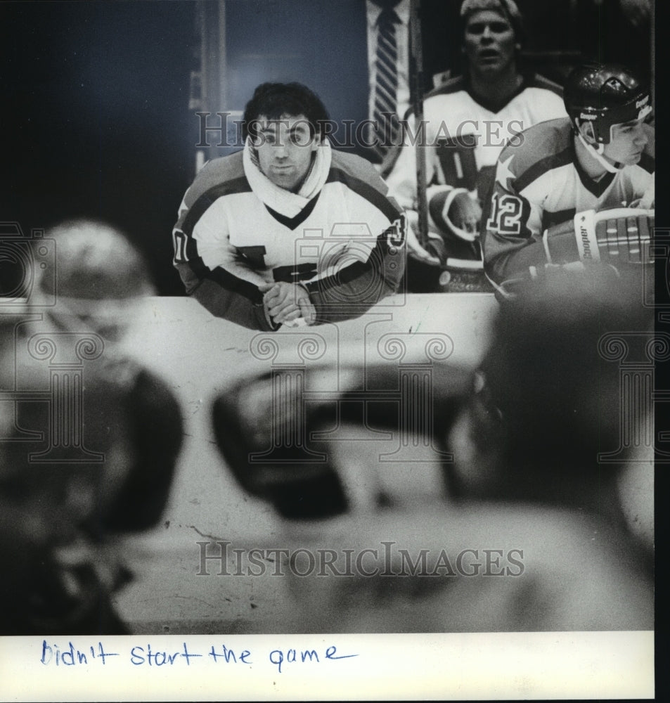 1982 Press Photo Jim Craig watching National Team play University of Wisconsin- Historic Images