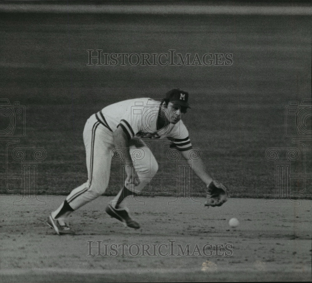 1977 Press Photo Milwaukee Brewers - Sal Bando Plays Shortstop - mjt05620- Historic Images