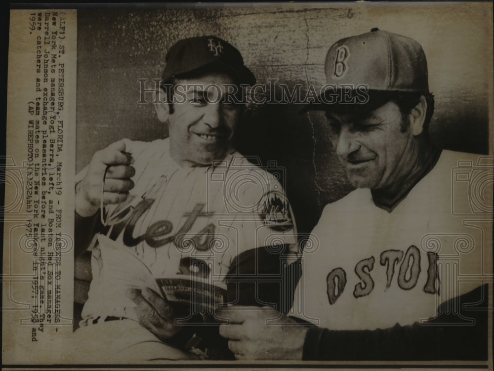 1975 Press Photo Yogi Berra, New York Mets, and Darrell Johnson, Boston Red Sox- Historic Images