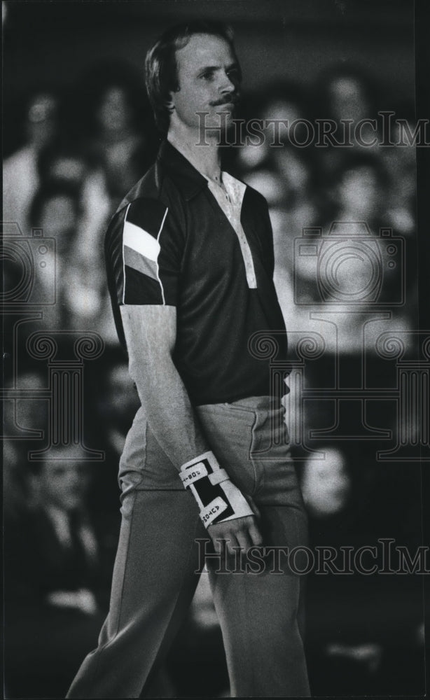 1982 Press Photo Bowler Frank Ellenburg has hard time during finals competition- Historic Images