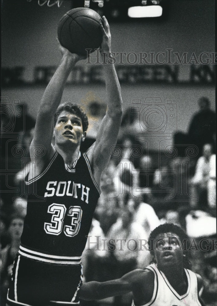 1989 Press Photo Waukesha South High School basketball&#39;s Clay Fandre in action- Historic Images