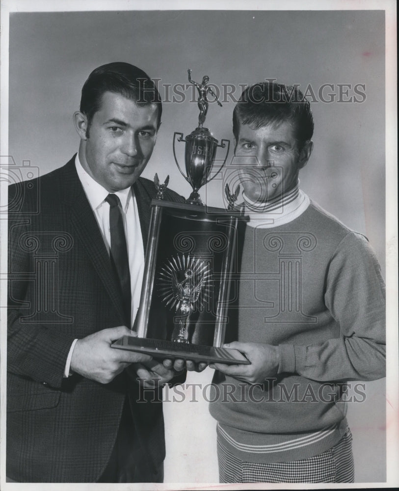 1969 Press Photo Ray Neveau (L) and Simie Fein National Amateur Athletic Champs- Historic Images