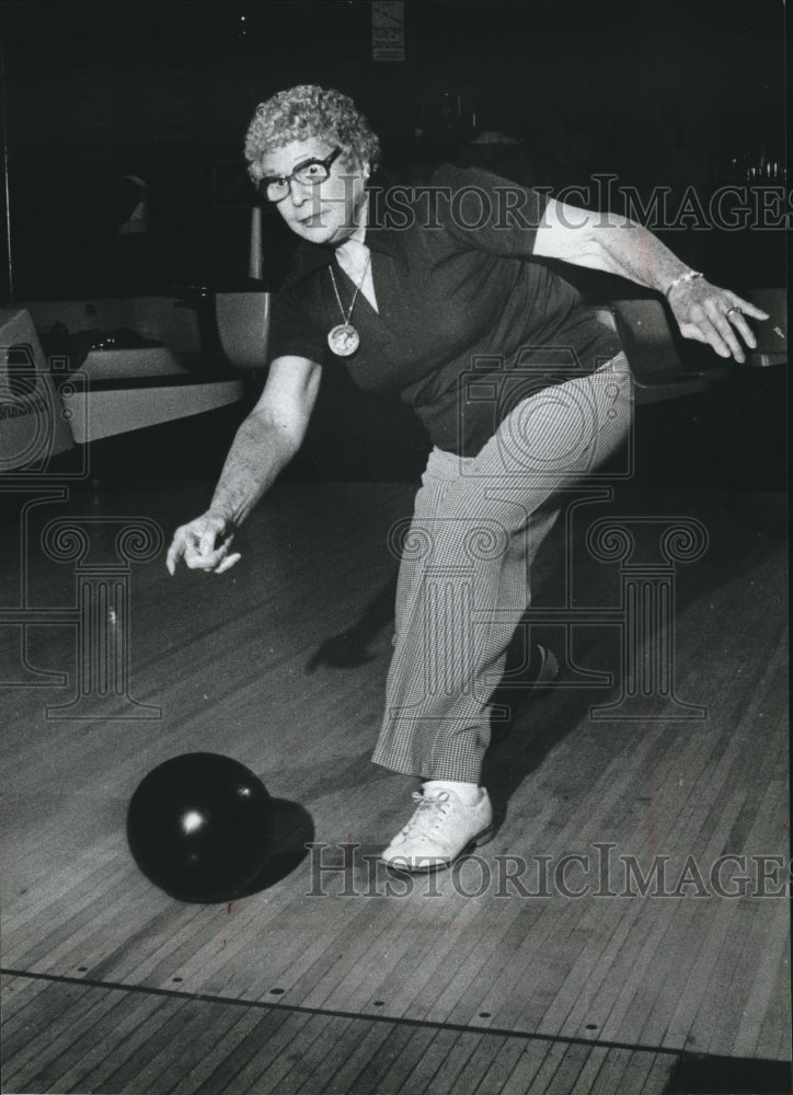 1981 Press Photo Milwaukee Bowler Catherine Fellmeth - mjt05884- Historic Images