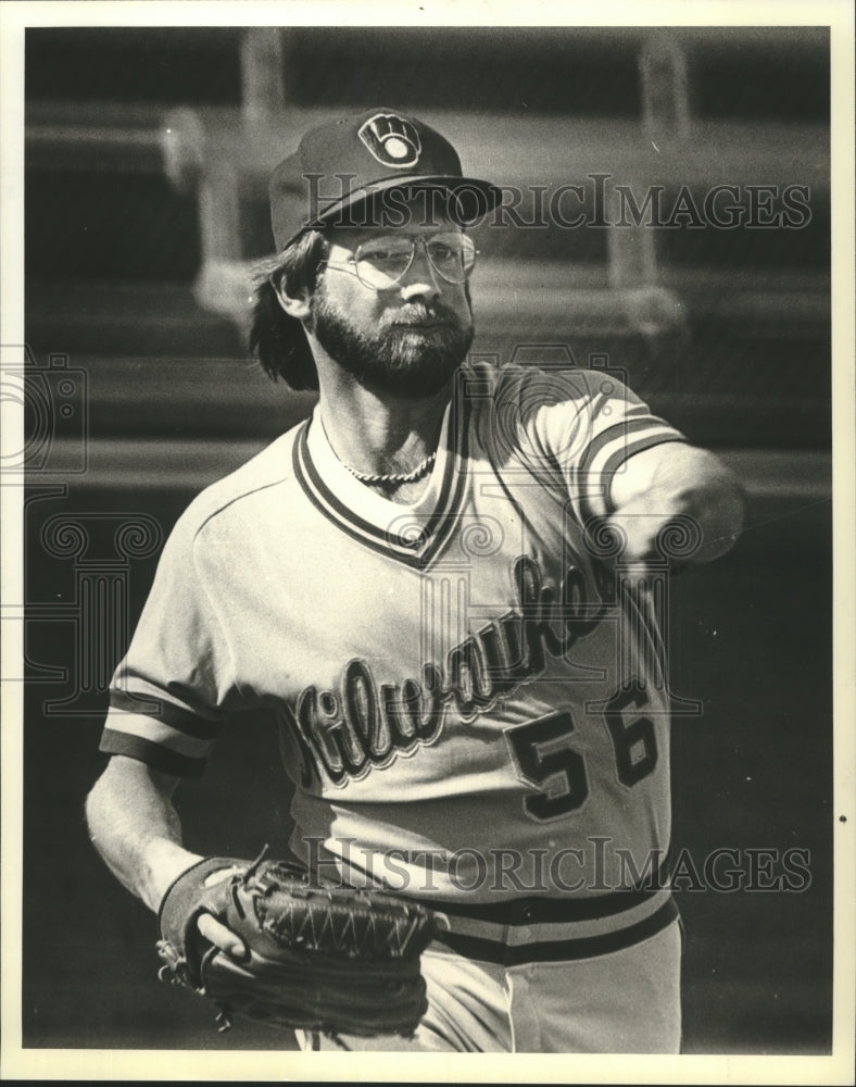 1981 Press Photo Milwaukee Brewers player Jamie Easterly throws a ball.- Historic Images