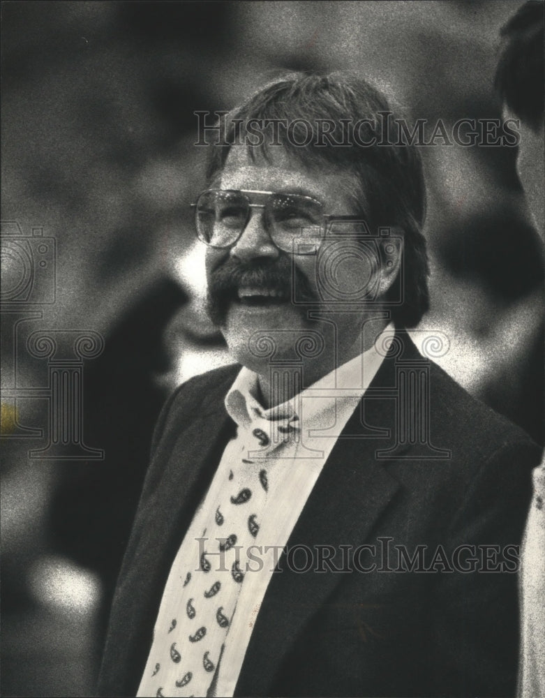1991 Press Photo Catholic Memorial boys basketball coach, Pat Farrell- Historic Images