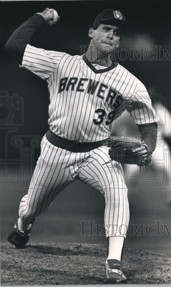1988 Press Photo Milwaukee Brewers&#39; pitcher Tom Filer winds up for pitch.- Historic Images