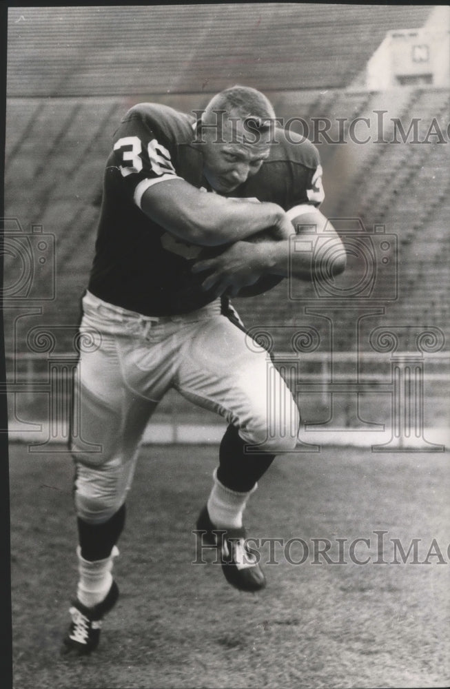 1961 Press Photo University Of Wisconsin Football Team Fullback Neil Fleming- Historic Images
